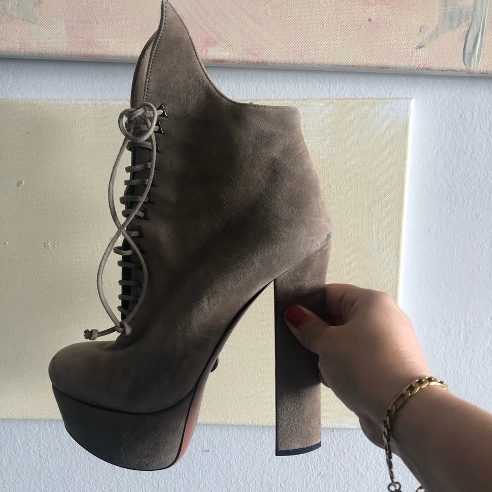 alaia grey boots